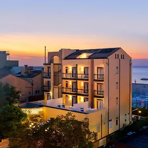 Rex Aparthotel